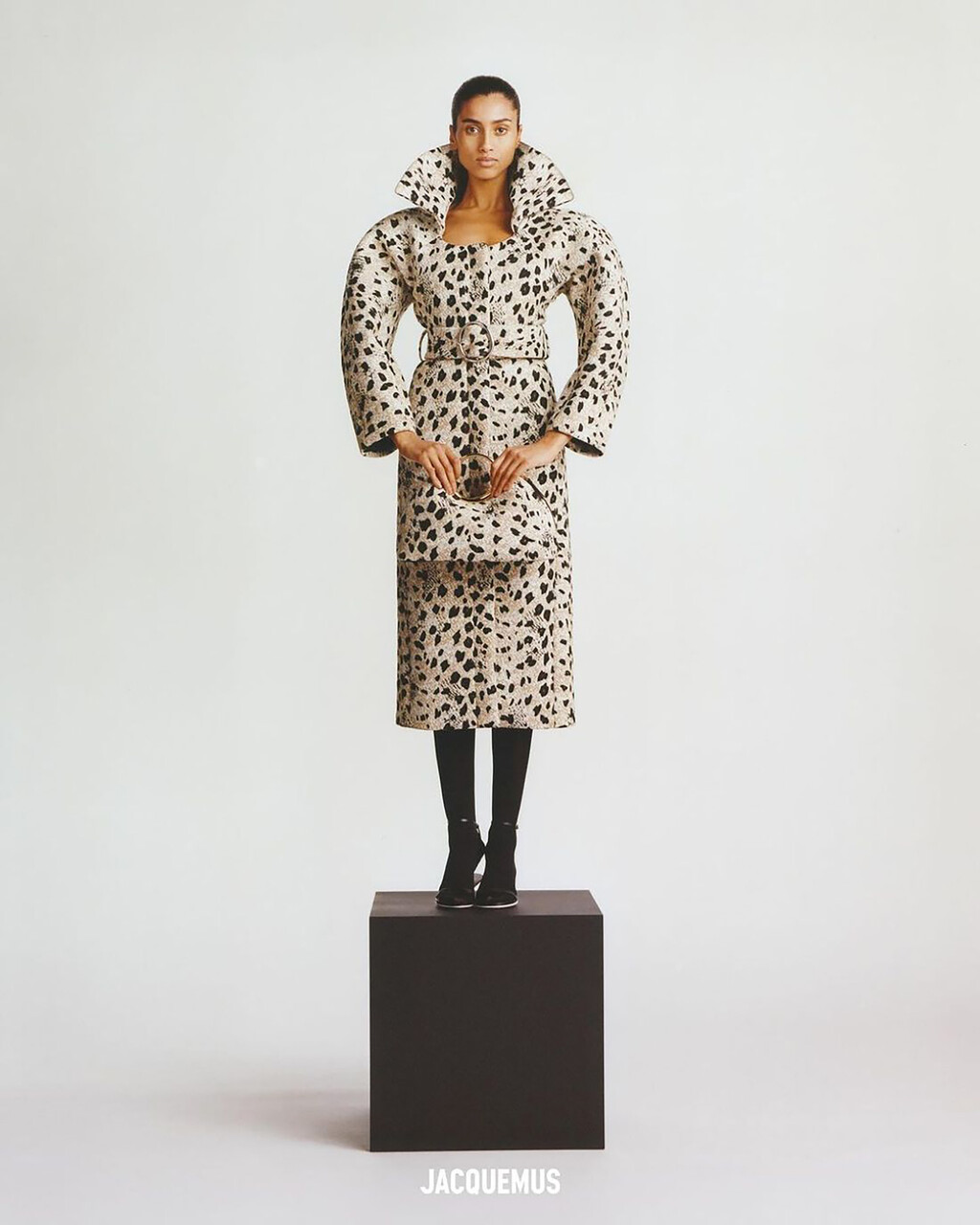 Jacquemus Spring-Summer 2024 - leopard jacquard - © credit : Theo de gueltzl, Alexandra Saby