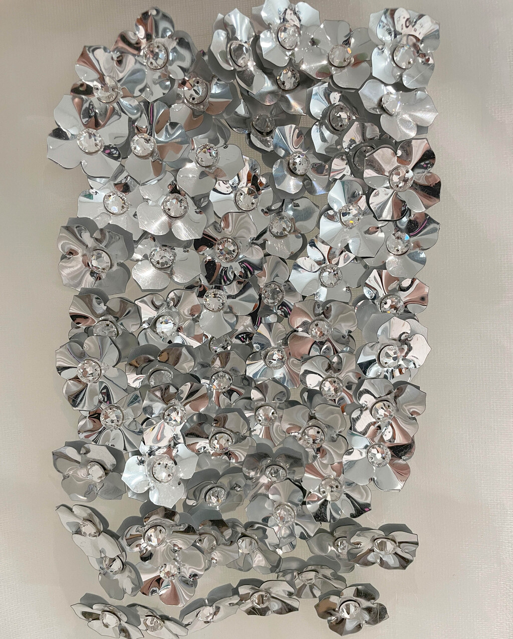 Jacquemus Fall-Winter 2023 - flower metal embroidery with Swarovski flat back - © Alexandra Saby